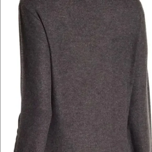 Go Couture Printed V-Neck Sweater Size Large - Picture 8 of 9